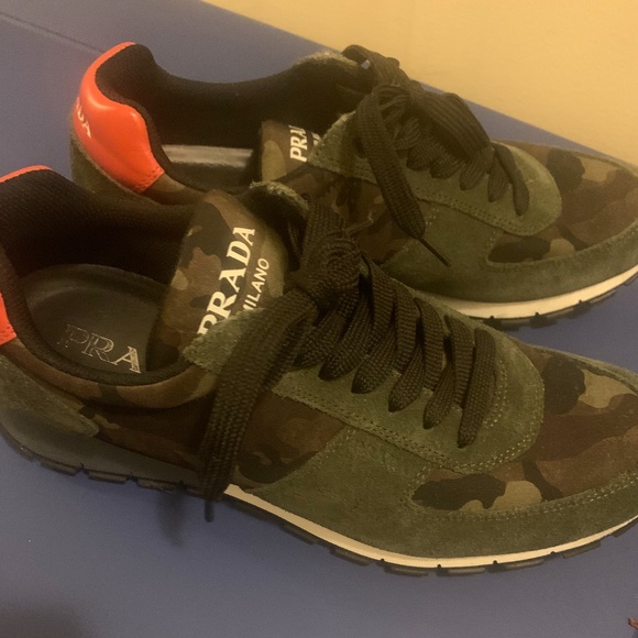Sneakers - Picture 1 of 1